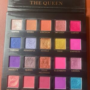 Eloise The Queen Eyeshadow Palette - Purple and Gold